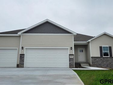 17063 Reynolds Street, Bennington, NE 68007