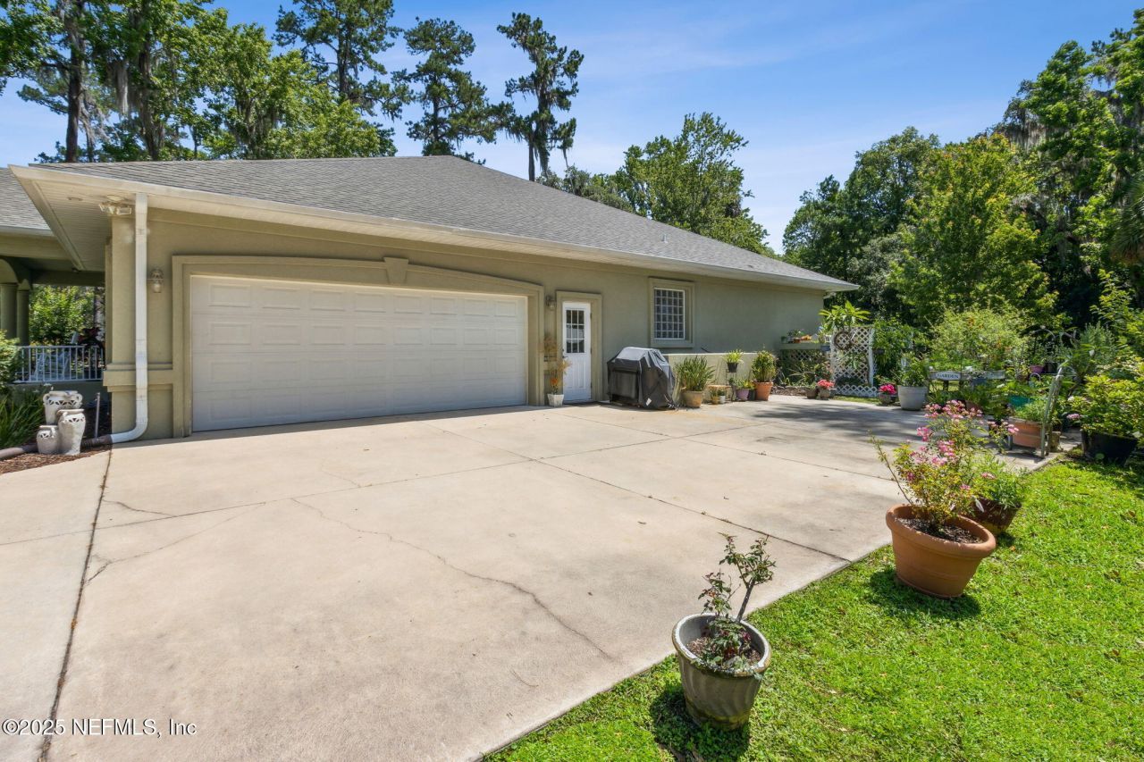 166 Mount Royal Avenue, Crescent City, FL 32112 Photo