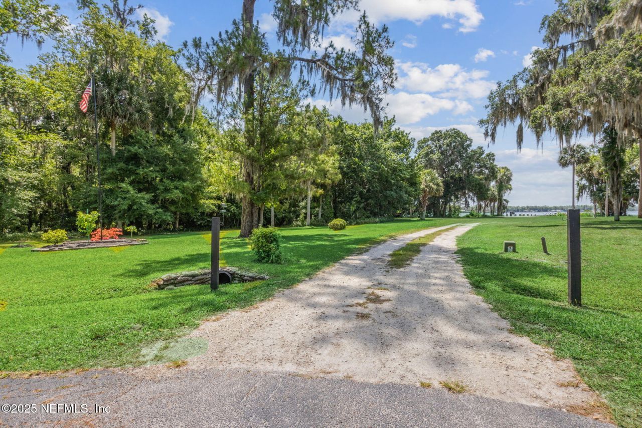 166 Mount Royal Avenue, Crescent City, FL 32112 Photo