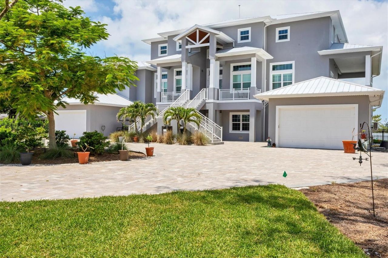 565 Green Dolphin Drive S, Placida, FL 33946 Photo