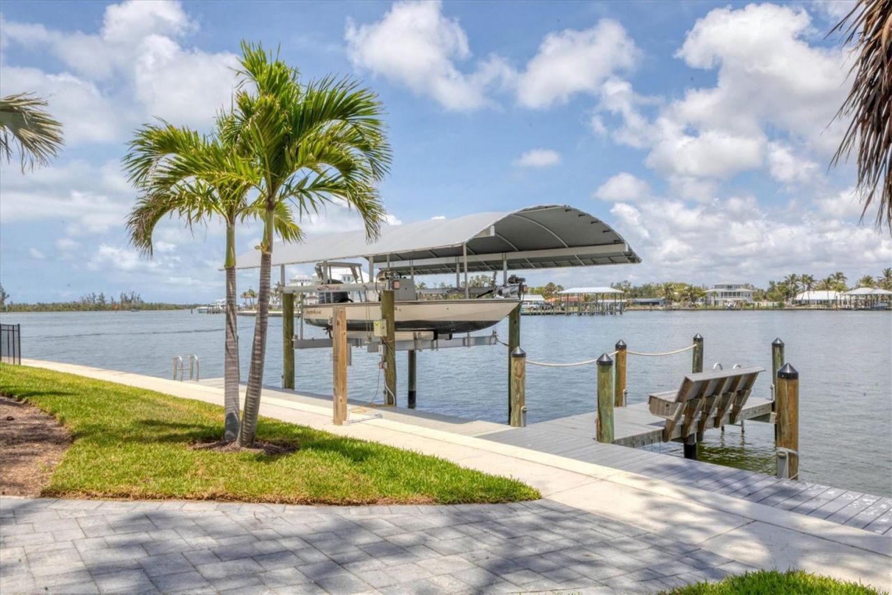 565 Green Dolphin Drive S, Placida, FL 33946 Photo