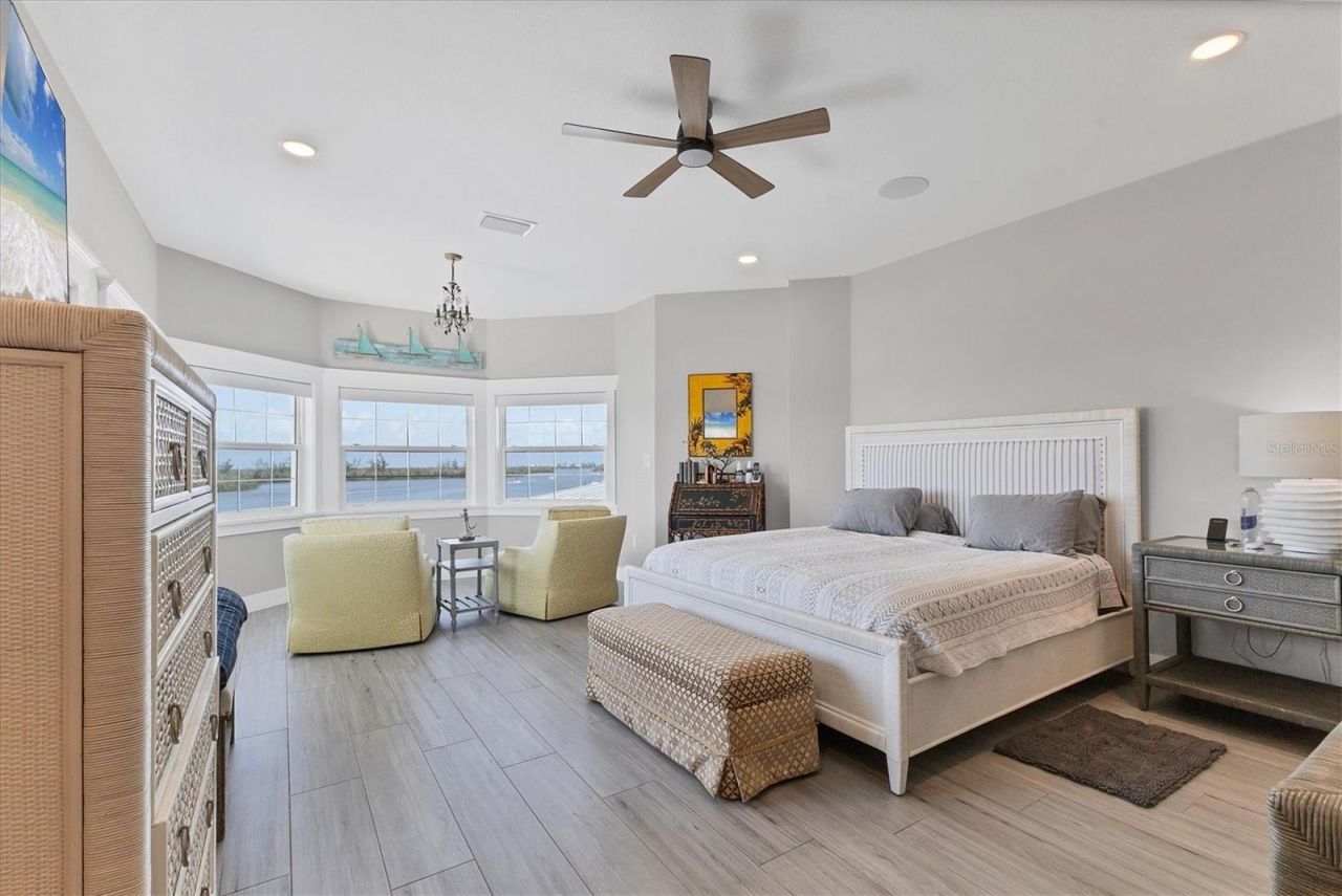 565 Green Dolphin Drive S, Placida, FL 33946 Photo