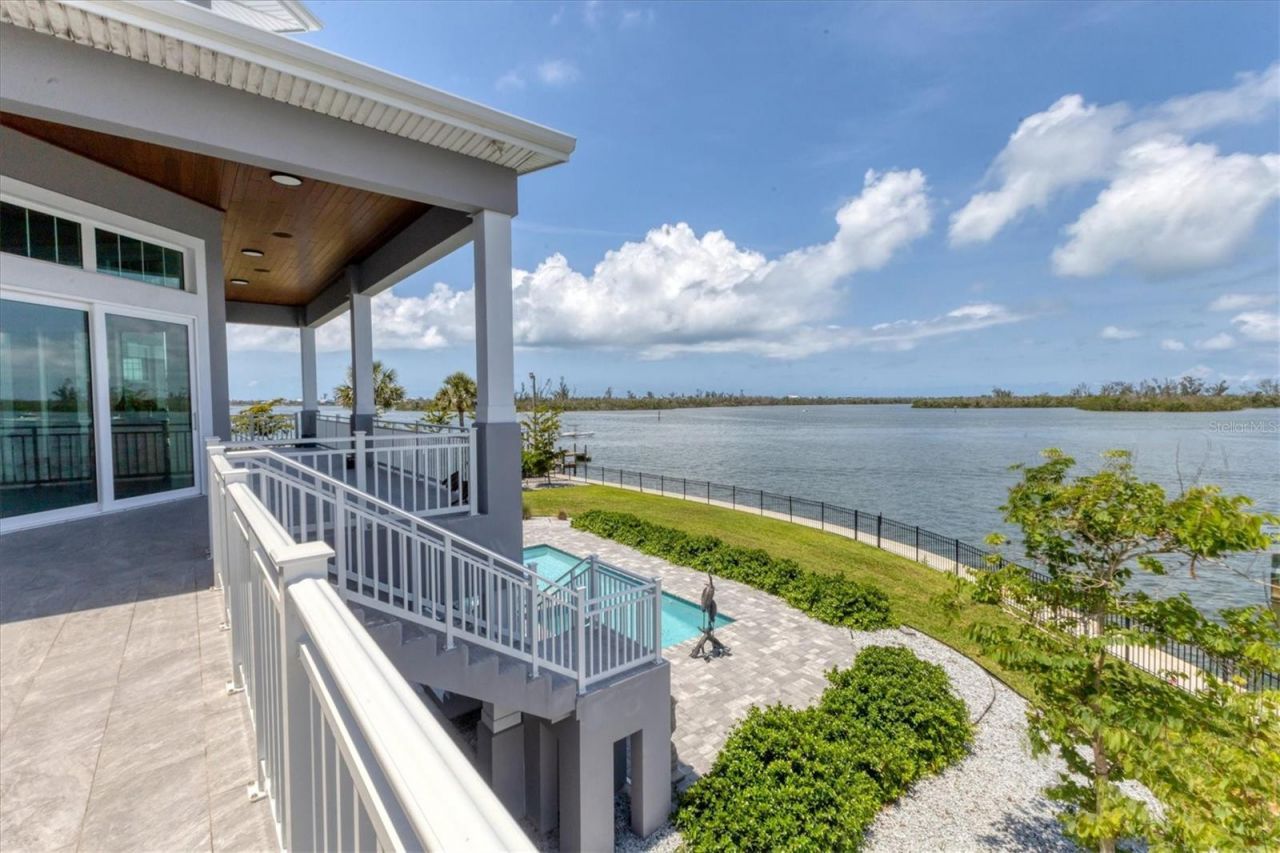 565 Green Dolphin Drive S, Placida, FL 33946 Photo