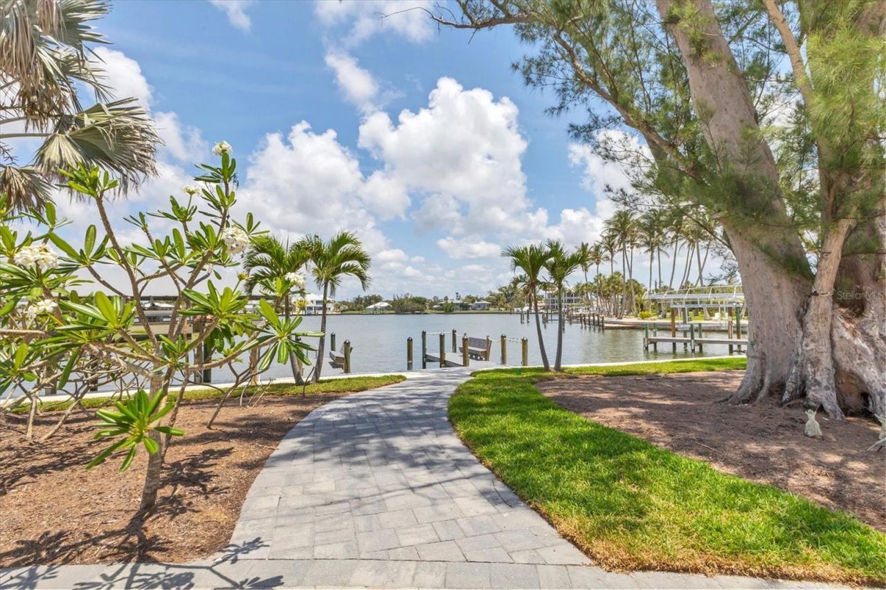 565 Green Dolphin Drive S, Placida, FL 33946 Photo