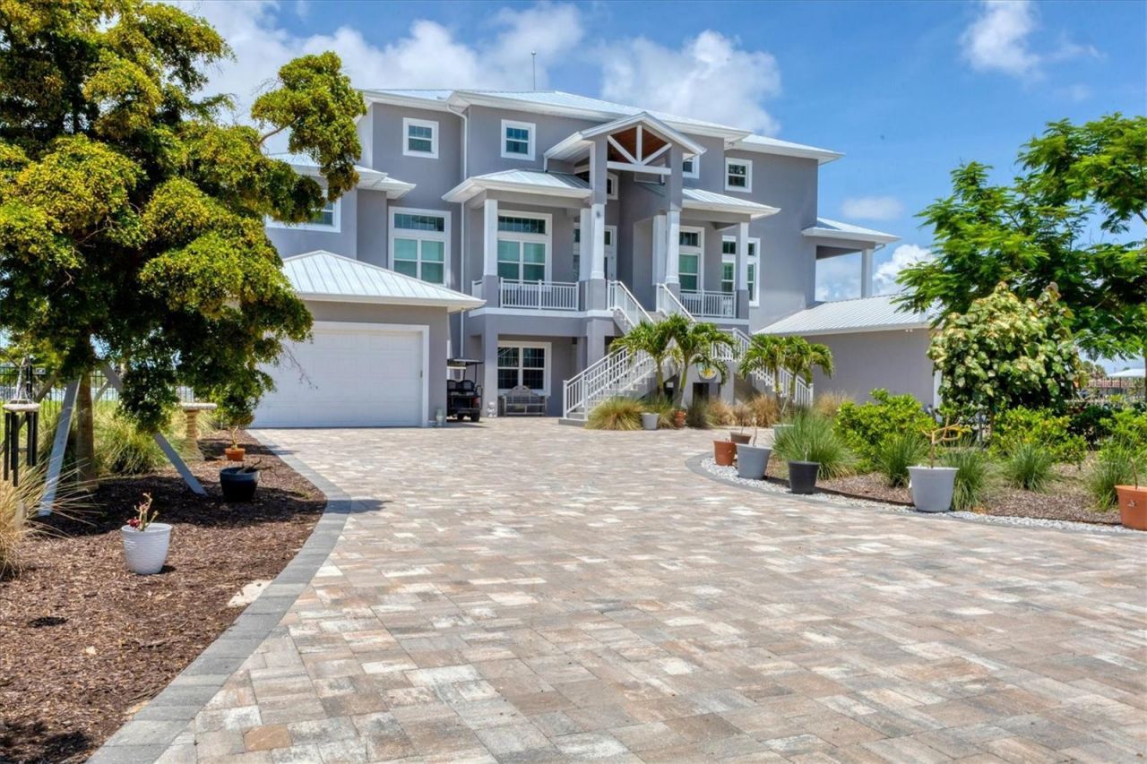 565 Green Dolphin Drive S, Placida, FL 33946 Photo