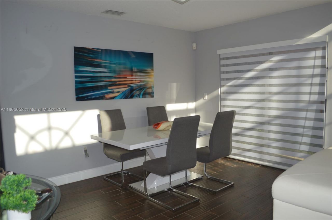 2220 NW 137th Ave, Sunrise, FL 33323 Photo