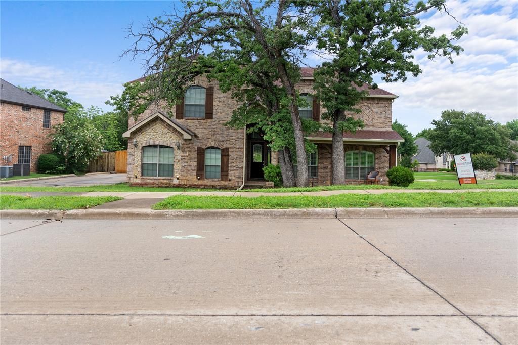 800 Whitley Court, Kennedale, TX 76060 Main Photo