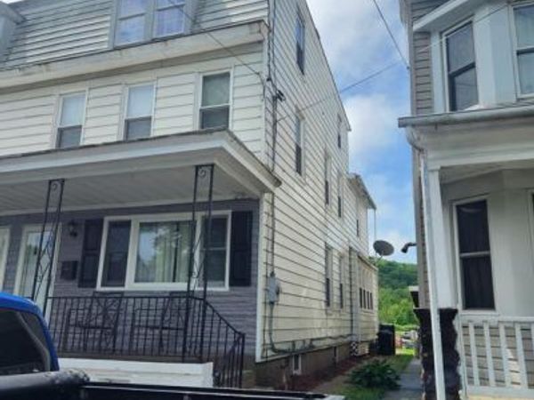 406 PARKWAY, SCHUYLKILL HAVEN, PA 17972