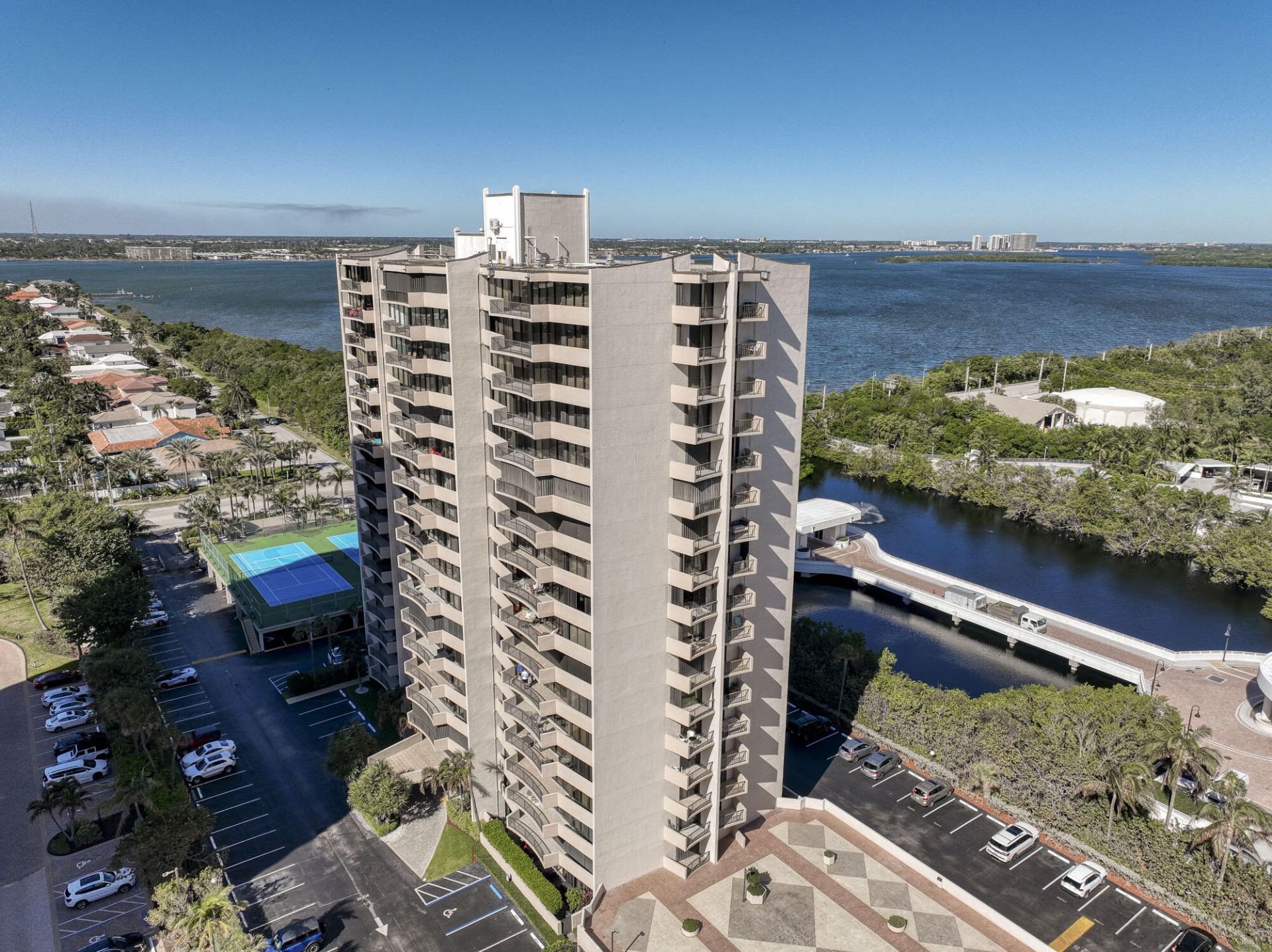 4200 N Ocean Drive, Unit 1-1405, Singer Island, FL 33404 Photo