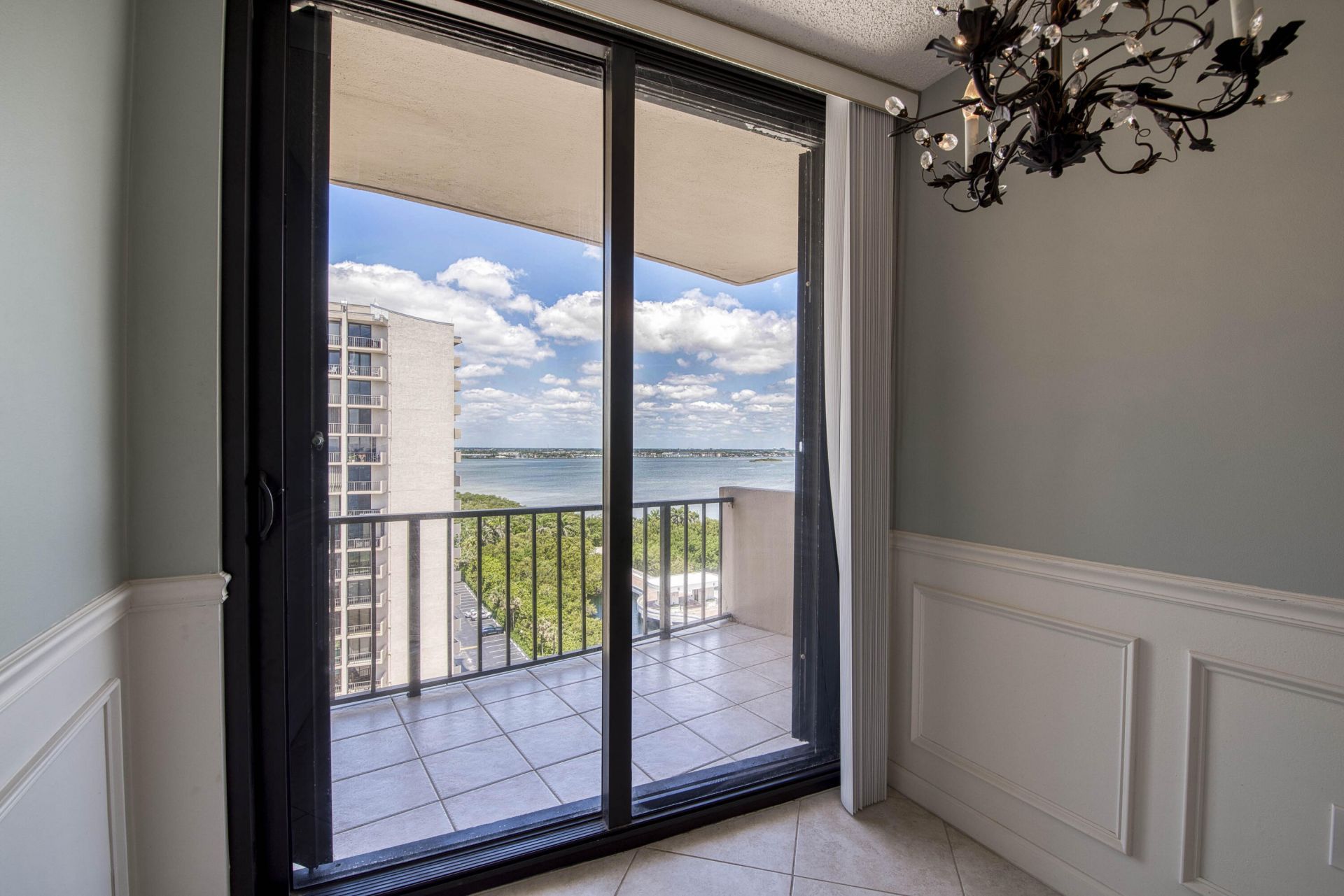 4200 N Ocean Drive, Unit 1-1405, Singer Island, FL 33404 Photo