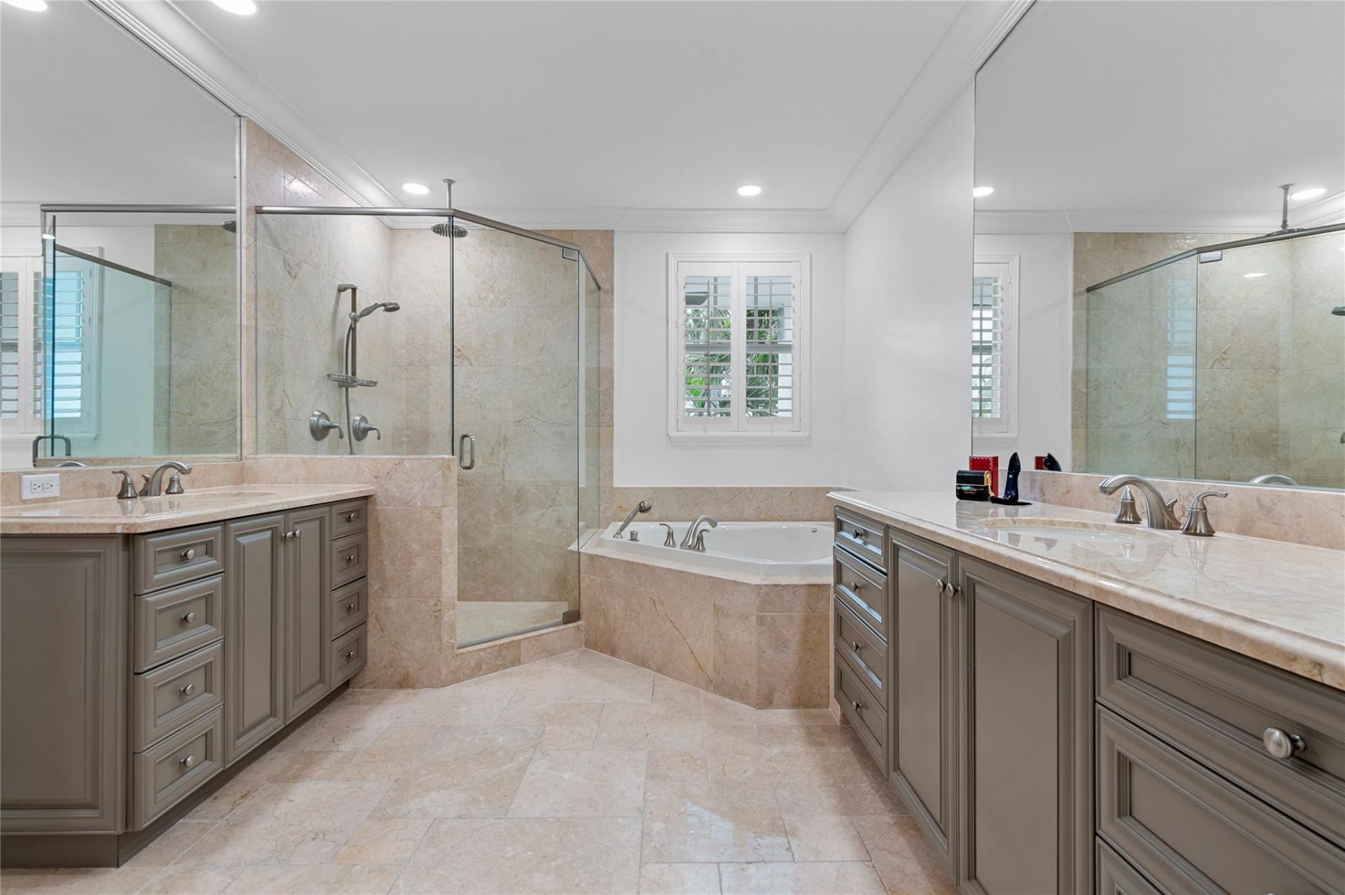 220 NE 15th Ave, Unit 220, Fort Lauderdale, FL 33301 Photo