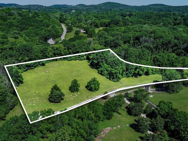 110 Hidden Valley Rd, Arrington, TN 37014