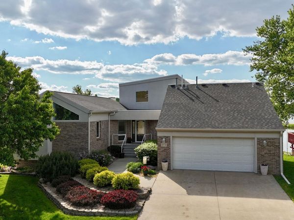 1976 Bay Street, Worthington, MN 56187