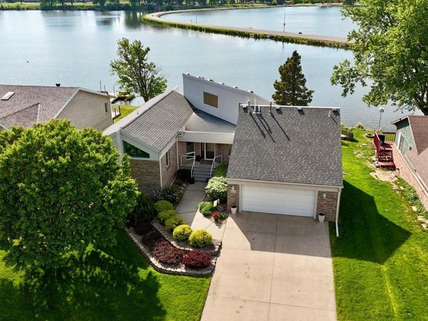 1976 Bay Street, Worthington, MN 56187