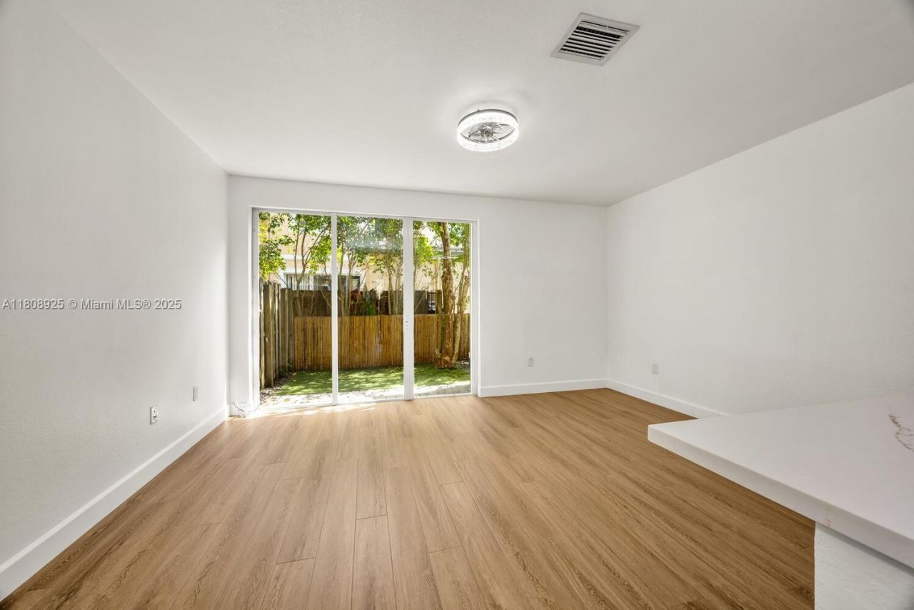2928 SE 2nd St, Unit 5, Homestead, FL 33033 Photo