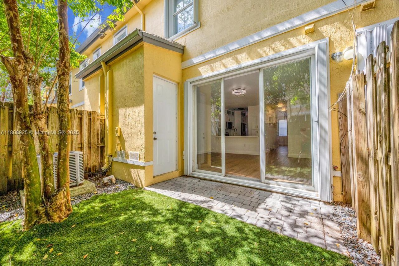 2928 SE 2nd St, Unit 5, Homestead, FL 33033 Photo