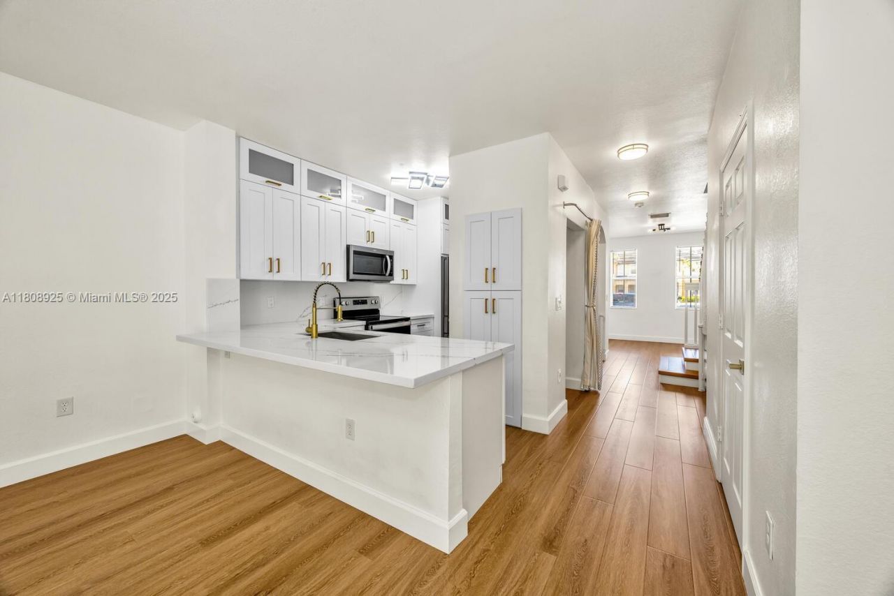 2928 SE 2nd St, Unit 5, Homestead, FL 33033 Photo