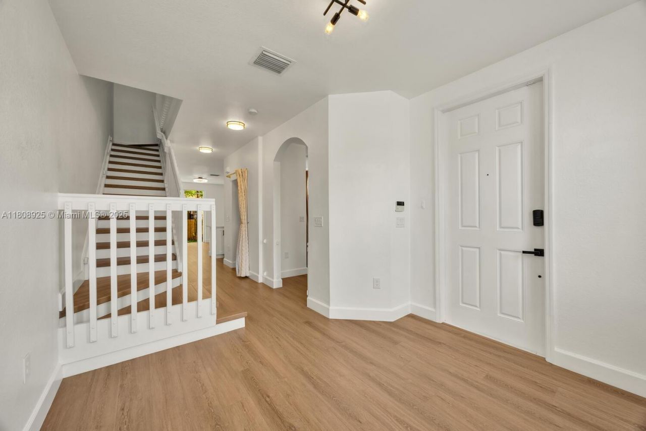 2928 SE 2nd St, Unit 5, Homestead, FL 33033 Photo