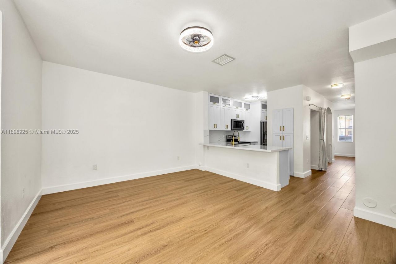 2928 SE 2nd St, Unit 5, Homestead, FL 33033 Photo