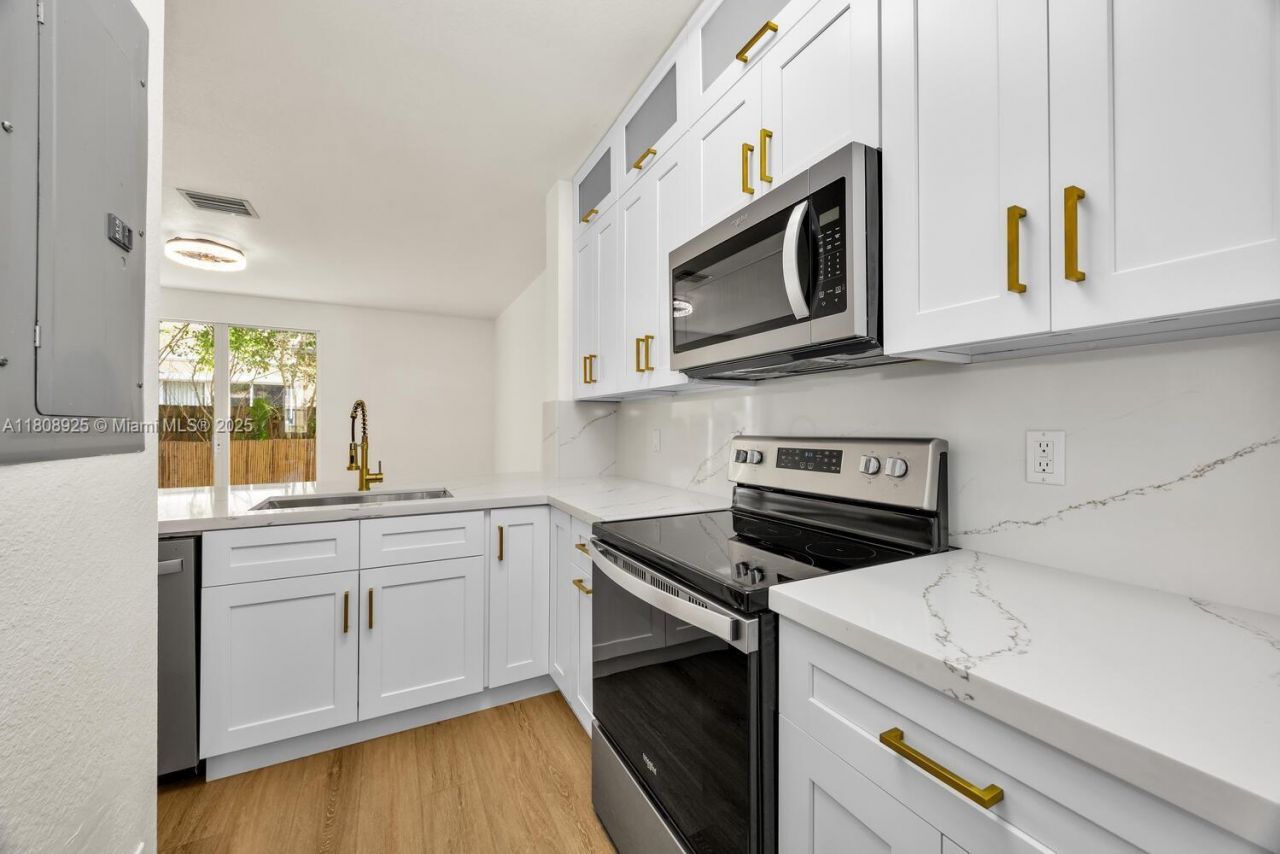 2928 SE 2nd St, Unit 5, Homestead, FL 33033 Photo