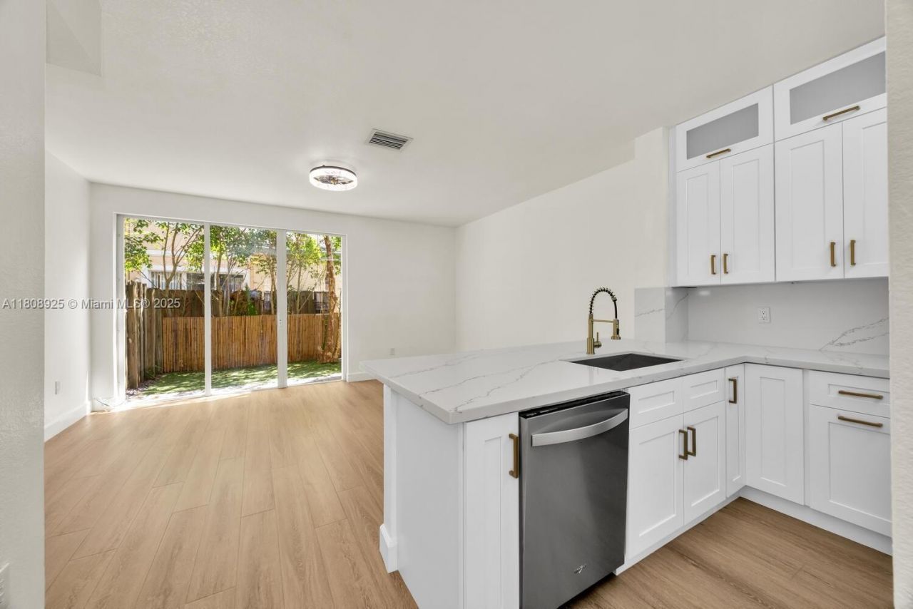 2928 SE 2nd St, Unit 5, Homestead, FL 33033 Photo