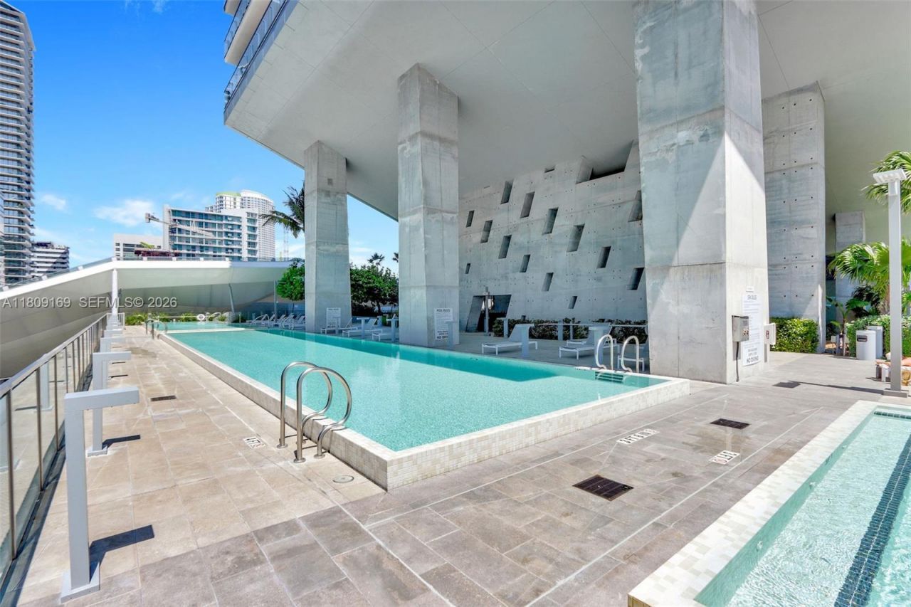 68 SE 6th St., Unit 1203, Miami, FL 33131 Photo
