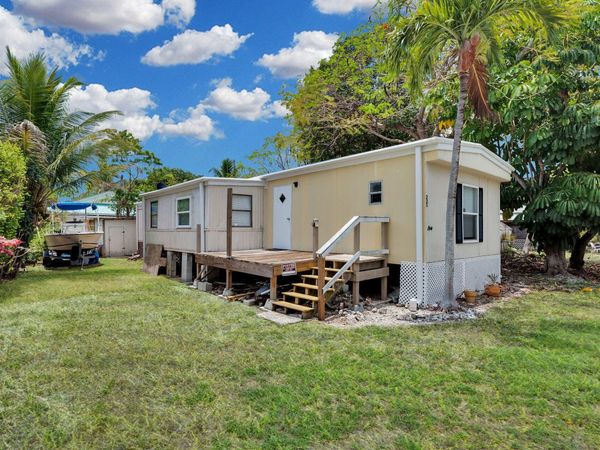 225 Lee Avenue, KEY LARGO, FL 33037