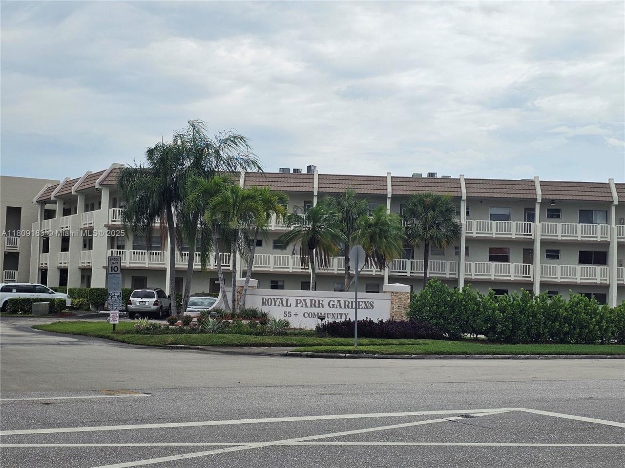 6850 R O Y A L Palm Bl, Unit 209-G, Margate, FL 33063 Photo