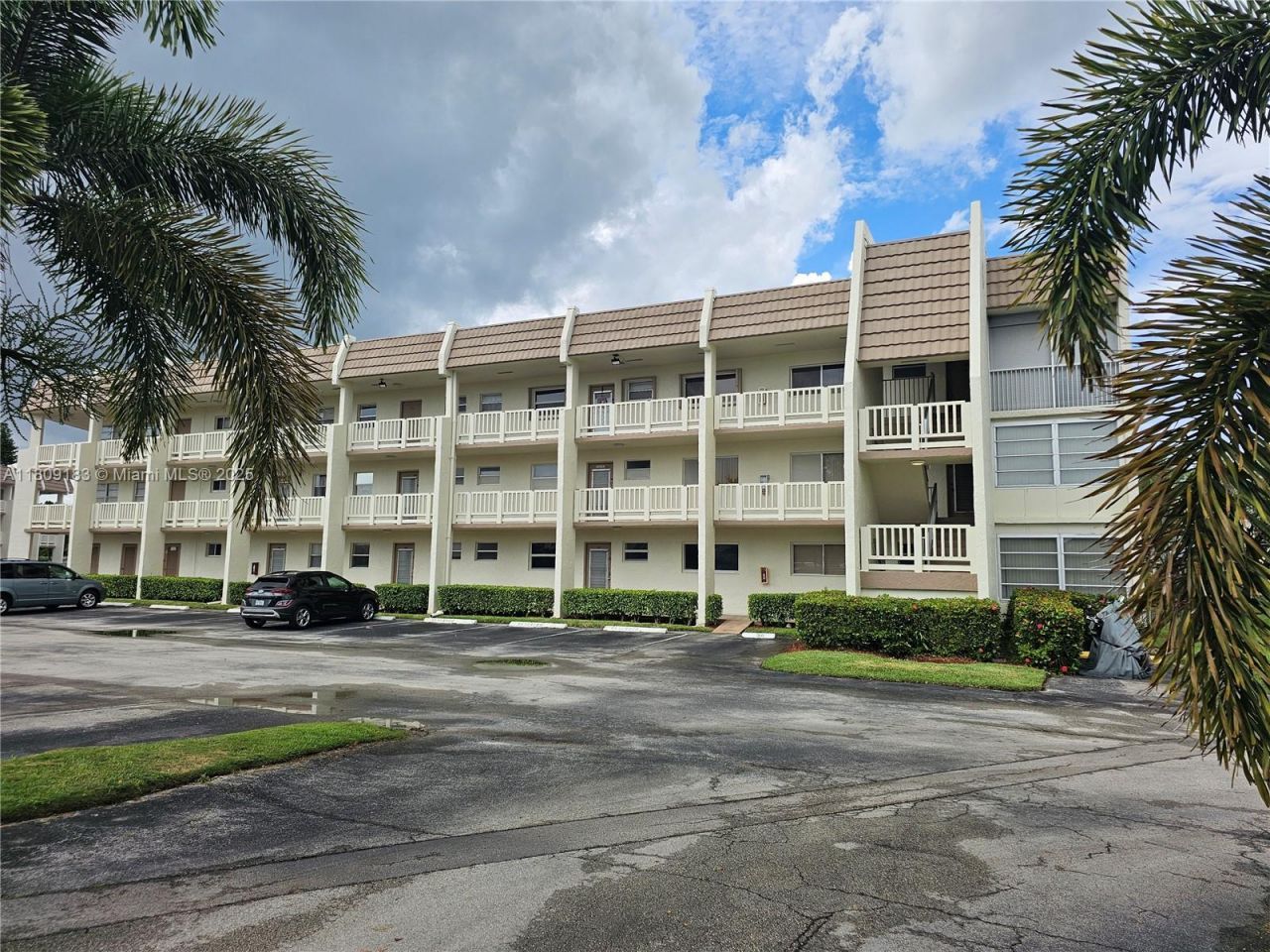 6850 R O Y A L Palm Bl, Unit 209-G, Margate, FL 33063 Photo