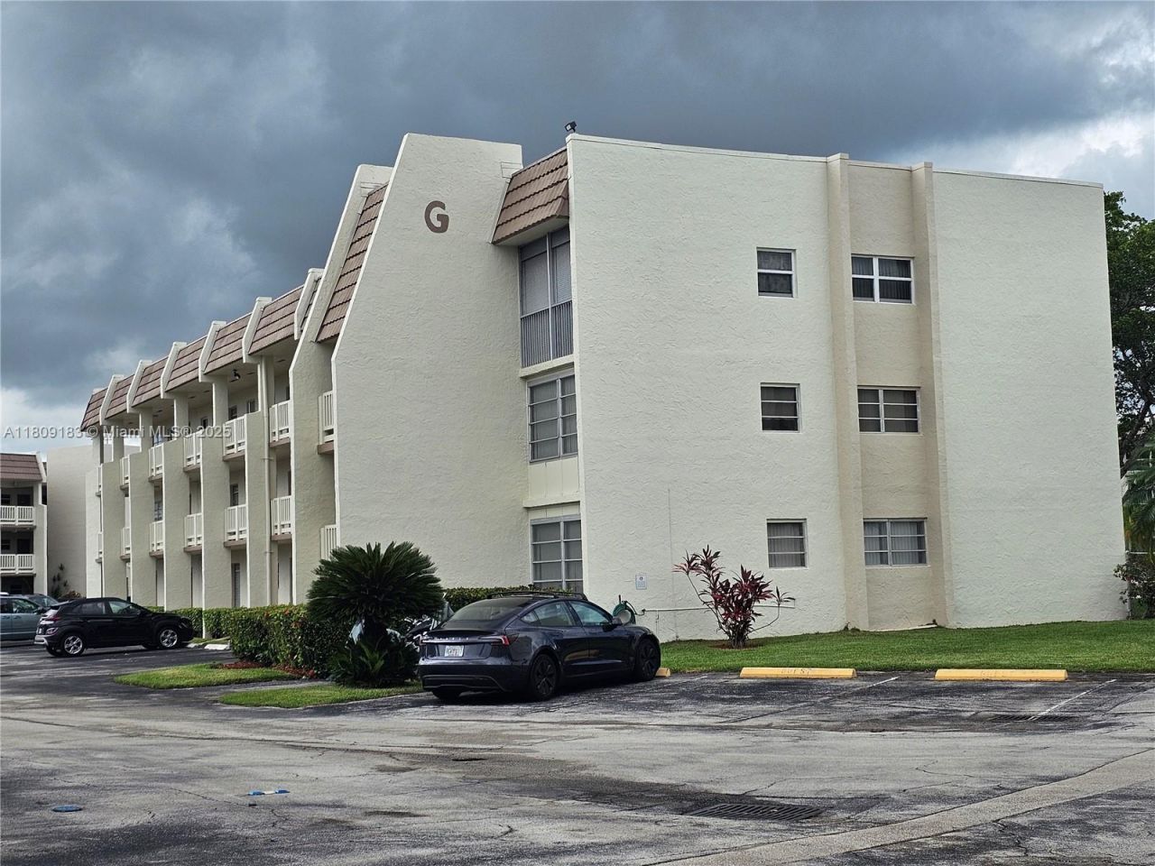 6850 R O Y A L Palm Bl, Unit 209-G, Margate, FL 33063 Photo