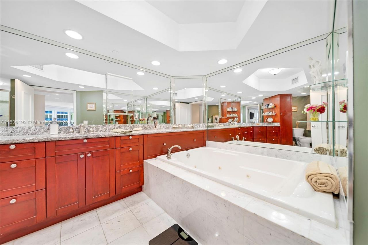 16445 Collins Ave, Unit 2226, Sunny Isles Beach, FL 33160 Photo