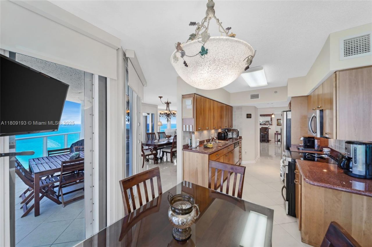 16445 Collins Ave, Unit 2226, Sunny Isles Beach, FL 33160 Photo