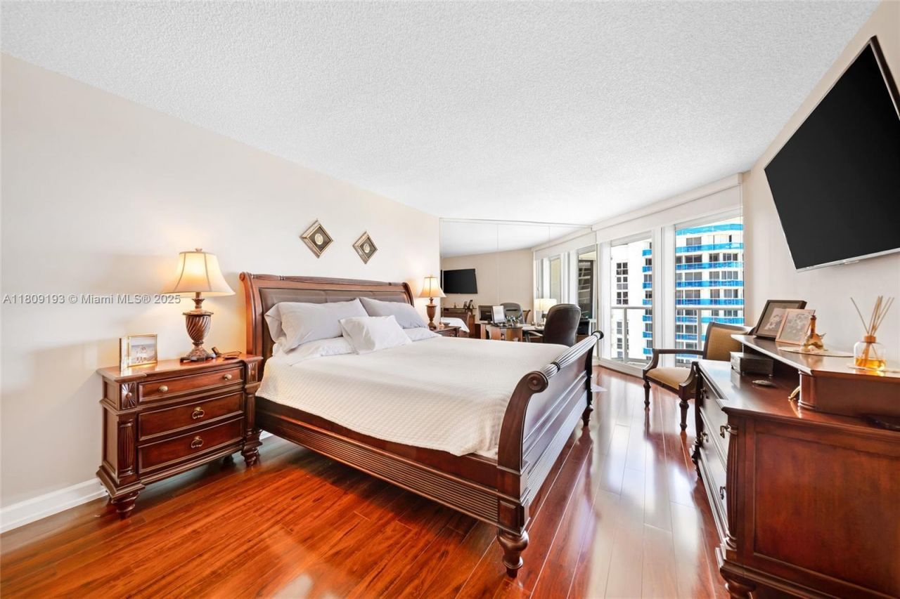 16445 Collins Ave, Unit 2226, Sunny Isles Beach, FL 33160 Photo