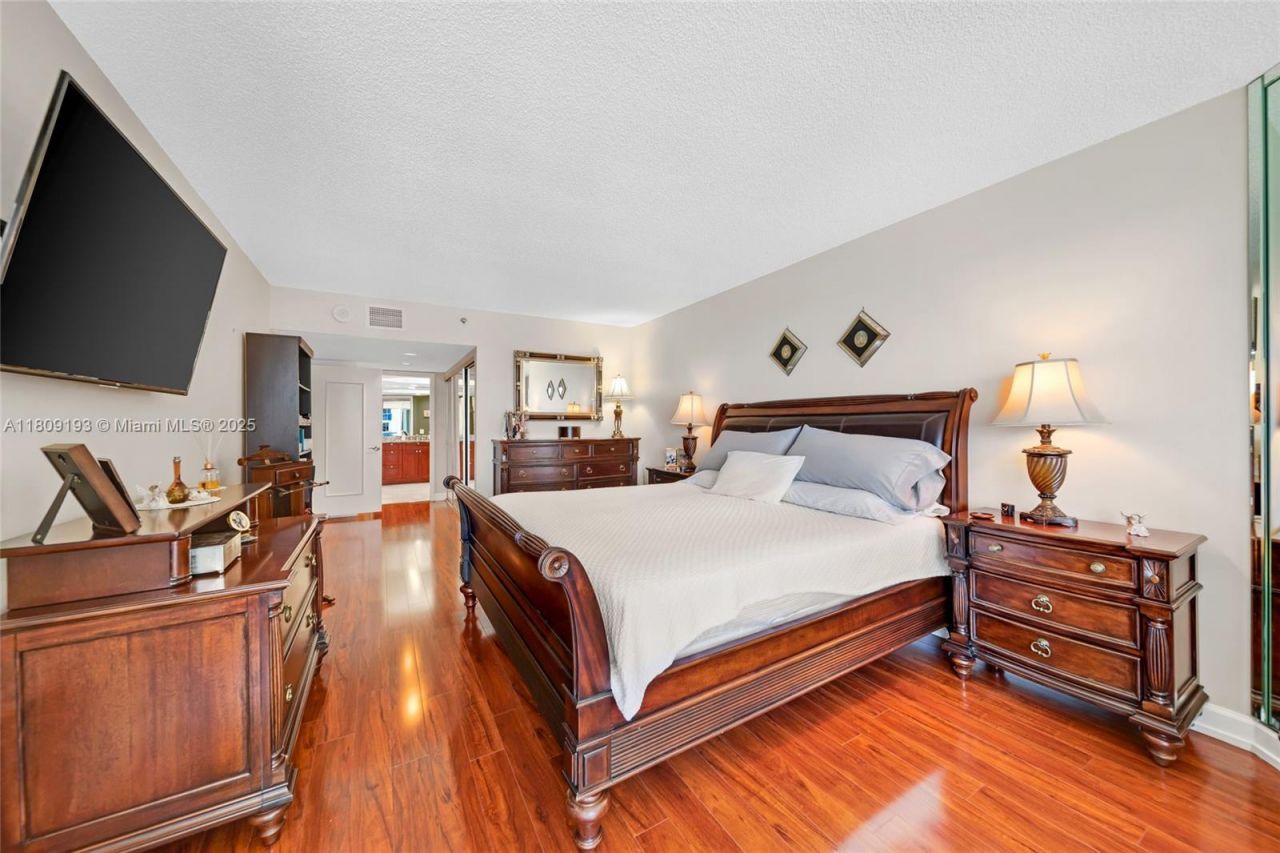 16445 Collins Ave, Unit 2226, Sunny Isles Beach, FL 33160 Photo