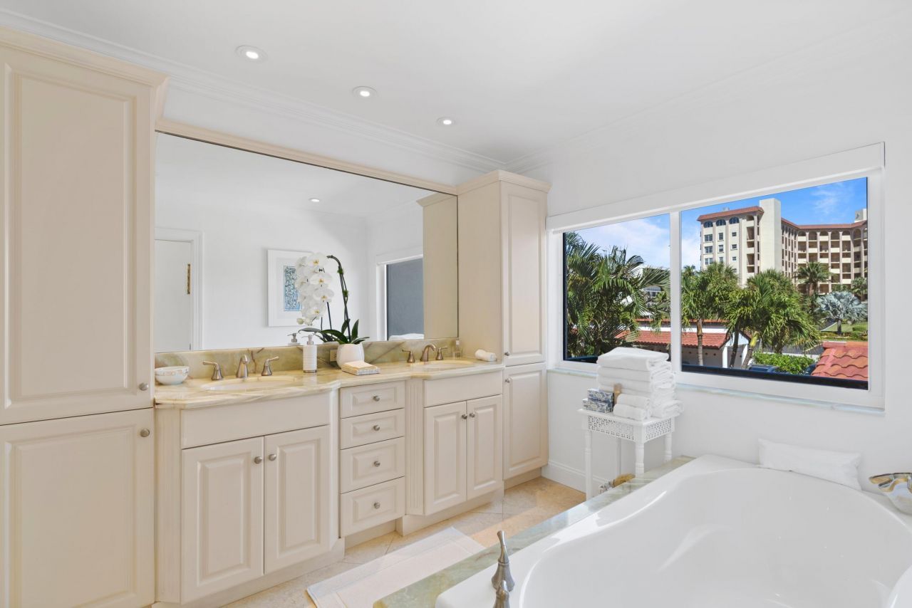 3474 S Ocean Boulevard, Unit 14, Palm Beach, FL 33480 Photo