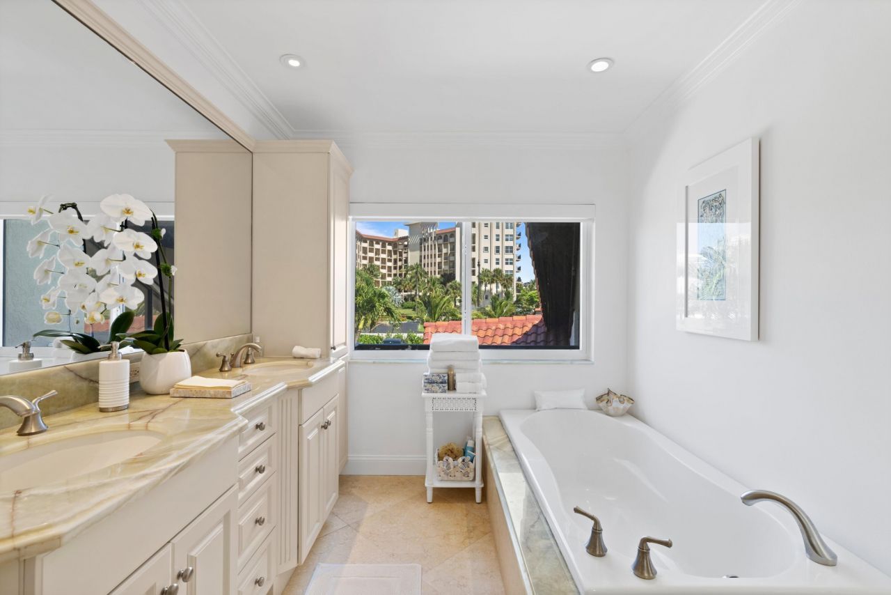 3474 S Ocean Boulevard, Unit 14, Palm Beach, FL 33480 Photo