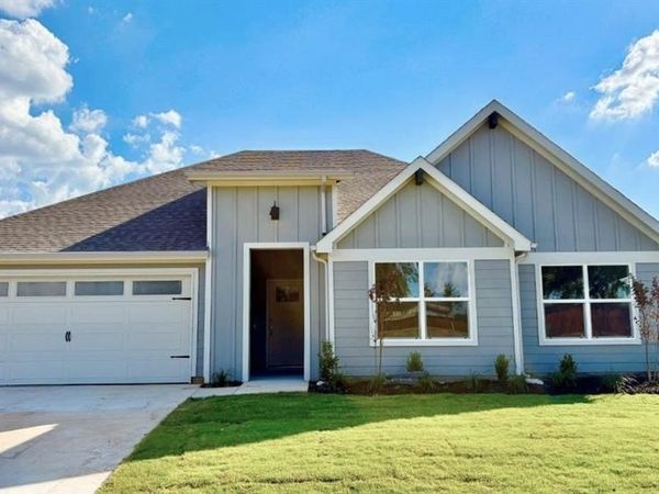 1149 KEYSTONE Drive, Granbury, TX 76048
