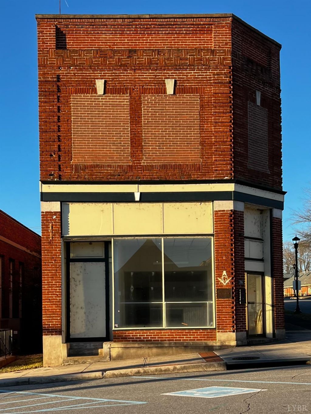 706 Broad Street, Altavista, VA 24517