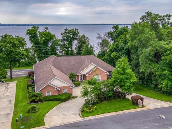 3078 Pelican Ln, Pensacola, FL 32514