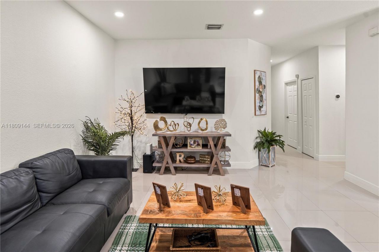 3801 SW 149th Ave, Miami, FL 33185 Photo