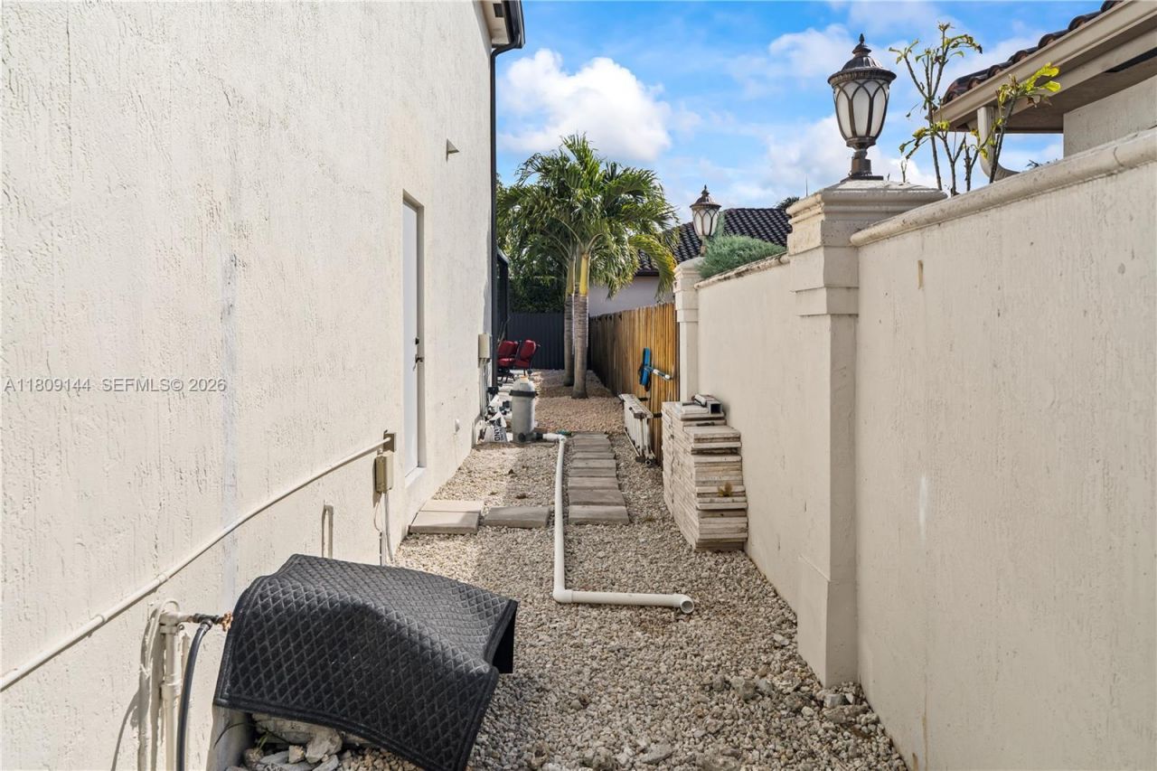 3801 SW 149th Ave, Miami, FL 33185 Photo