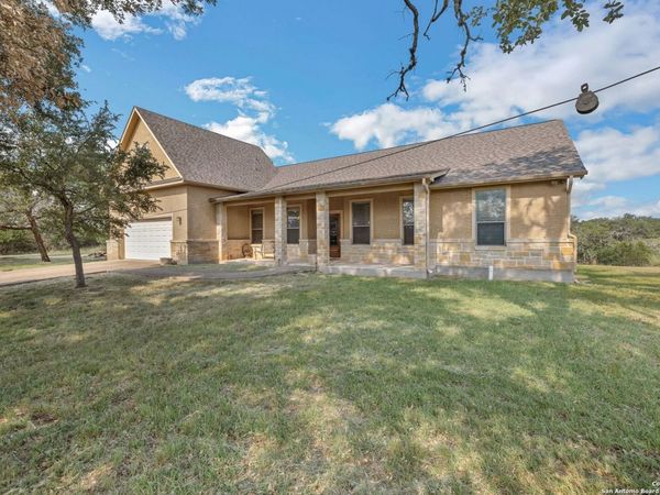 448 Western, Bandera, TX 78003