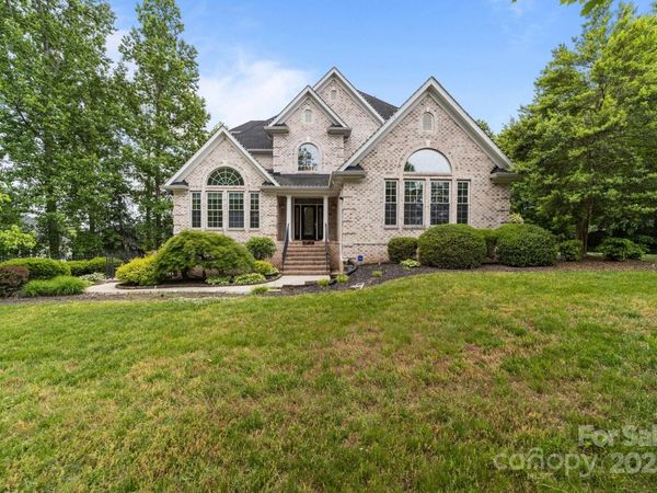 196 Arnold Palmer Drive, Advance, NC 27006