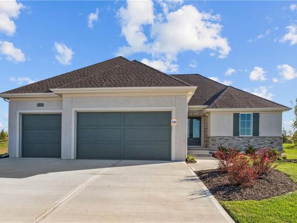 10303 W 151 Terrace, Overland Park, KS 66221