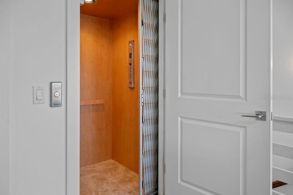 704 Gladiolus Street, Anna Maria, FL 34216 Photo