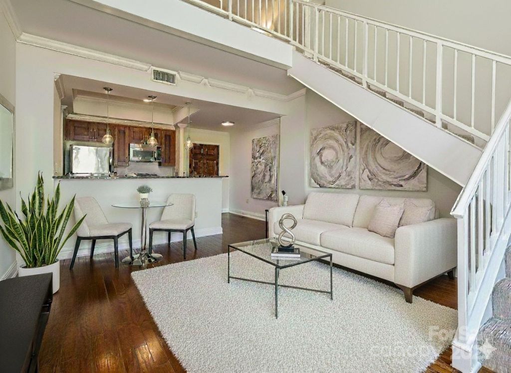 300 W 5th Street, Unit 723, Charlotte, NC 28202 Main Photo