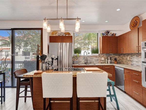 21388 Marina Cove Cir, Unit 13-G, Aventura, FL 33180