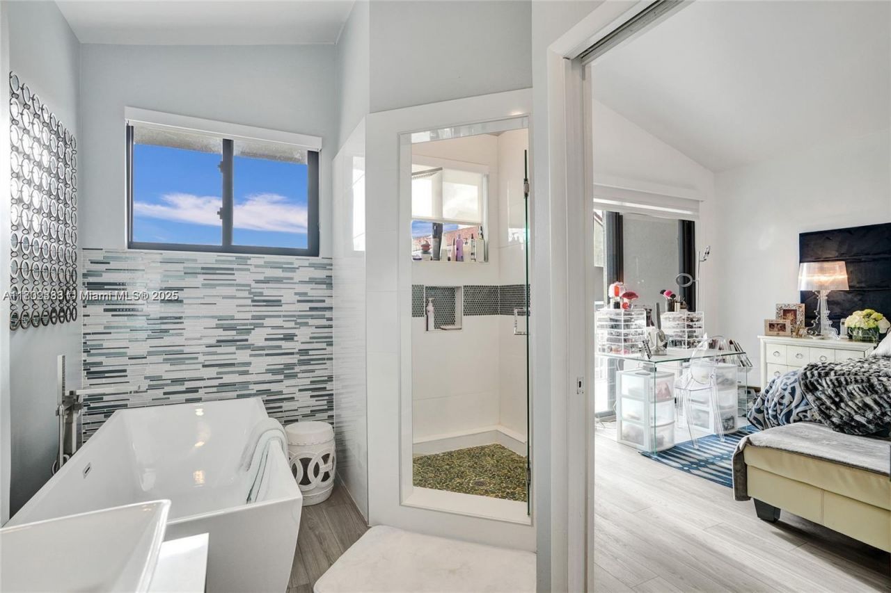 21388 Marina Cove Cir, Unit 13-G, Aventura, FL 33180 Photo