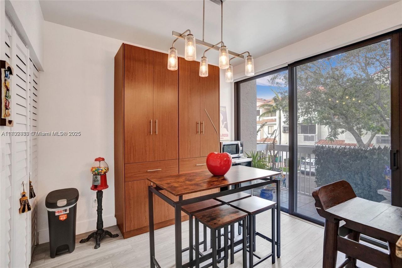 21388 Marina Cove Cir, Unit 13-G, Aventura, FL 33180 Photo