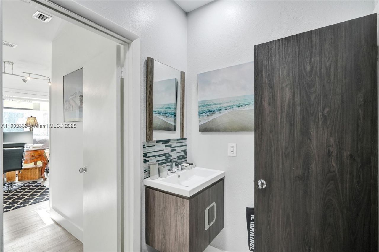 21388 Marina Cove Cir, Unit 13-G, Aventura, FL 33180 Photo